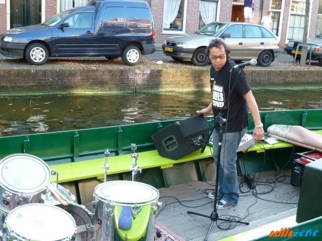 _dave_mchugh_band_on_the_boat.jpg