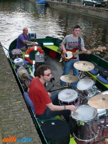 _dave_mchugh_band_on_the_boat23.jpg