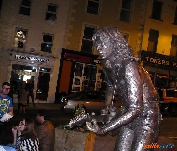 _rory_gallagher_statue20.jpg