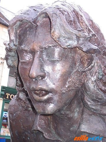 _rory_gallagher_statue10.jpg