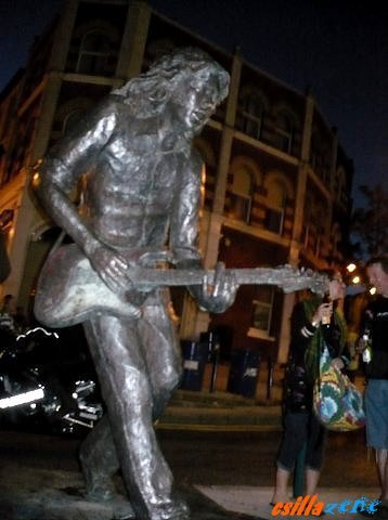 _rory_gallagher_statue21.jpg