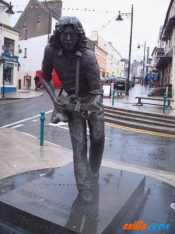 _rory_gallagher_statue6.jpg