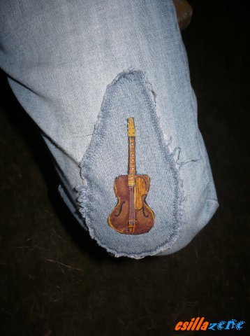 _guitar_jeans.jpg